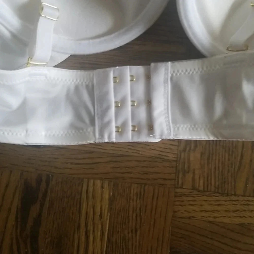 NWT White Push Up Padded Bra  34C - Picture 5 of 9